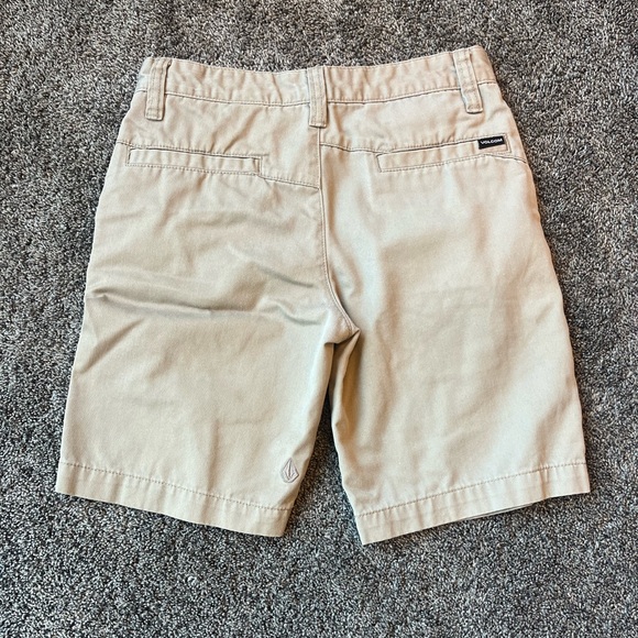 Boys Volcom Shorts - Picture 2 of 5